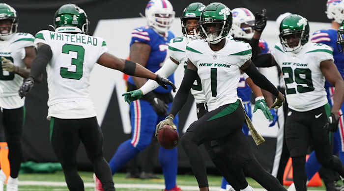 Jets rookie cornerback Sauce Gardner celebrates his interception during their Week 9 win over the Bills.